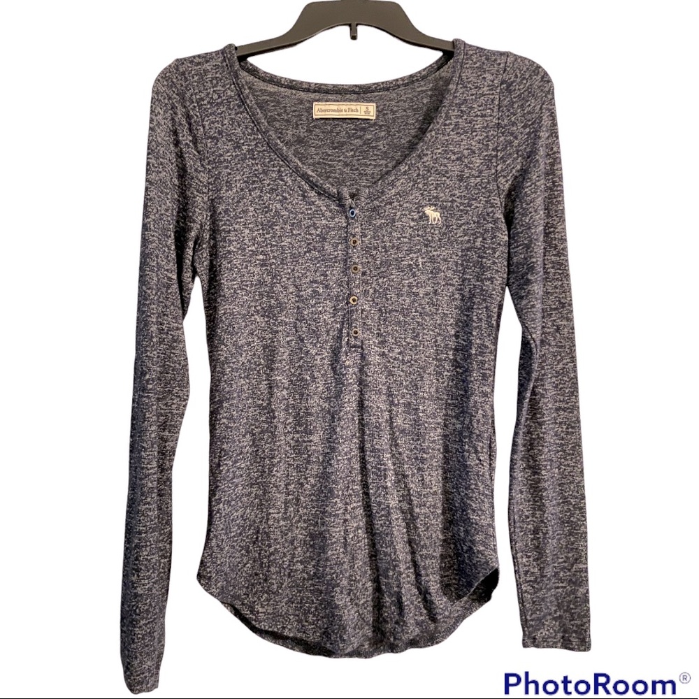 2/$10 💙 Abercrombie & Fitch Heather Blue Henley Long Sleeve top.